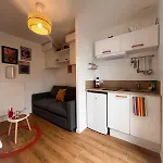 Equipe A Avec Terrasse 아파트 *
